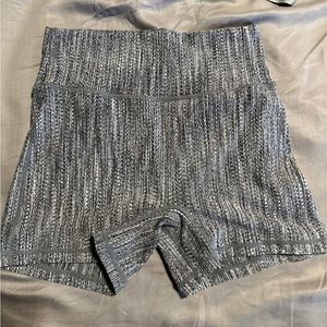 Like New P’tula Peak 4” shorts size L
